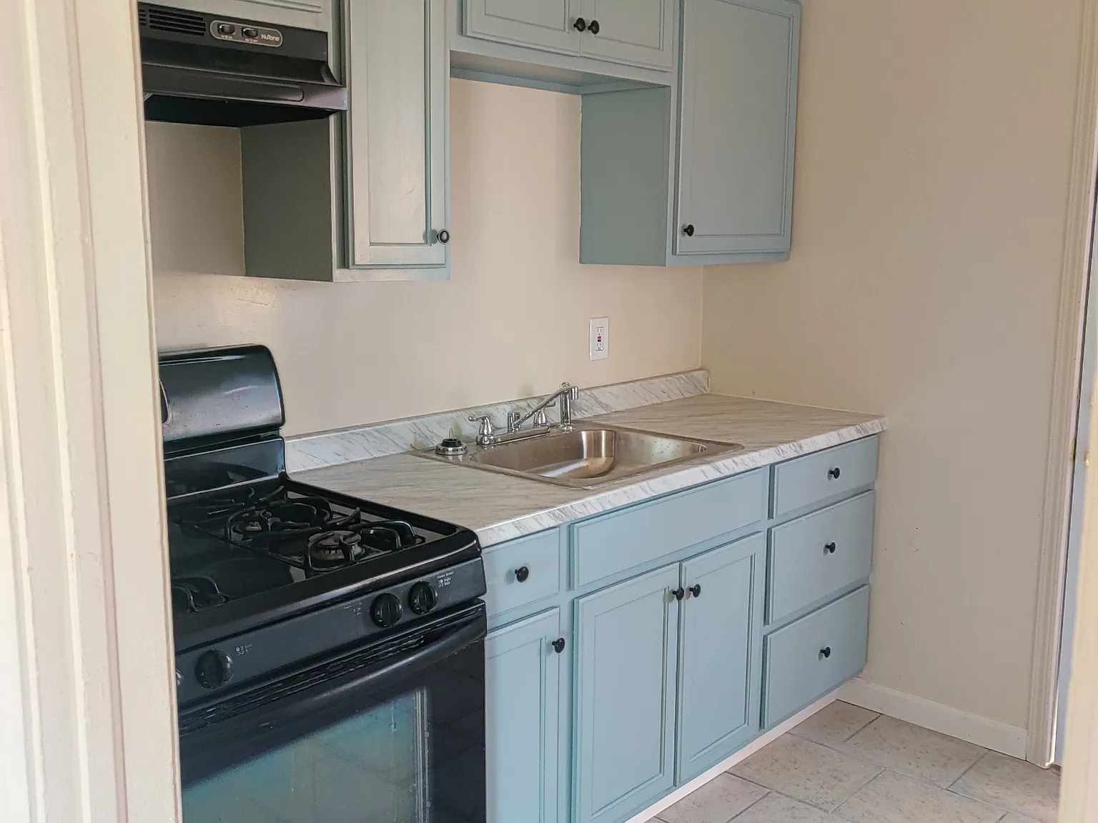 1 bed, 600 sqft, $1,200 — Photo 2
