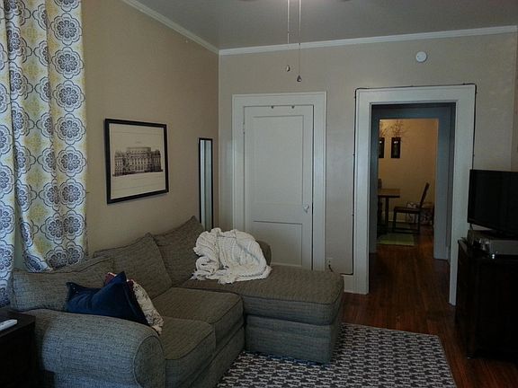 Living Room (apartment is not furnished)