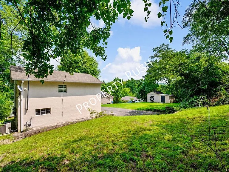 424 Hedgewood Dr — Photo 25