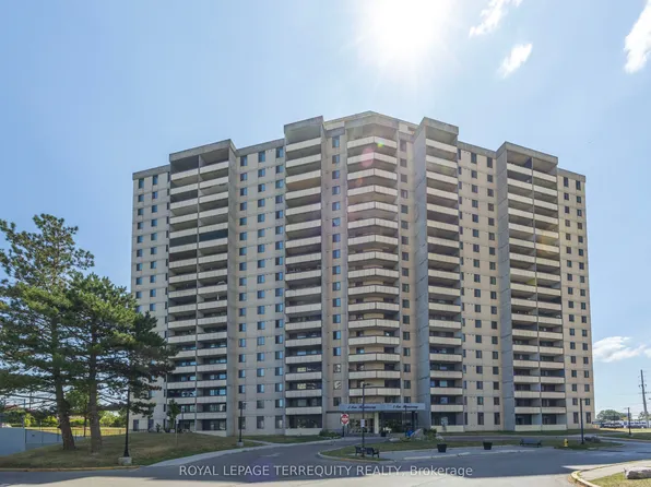 5 San Romanoway #410, Toronto, ON M3N 2Y4