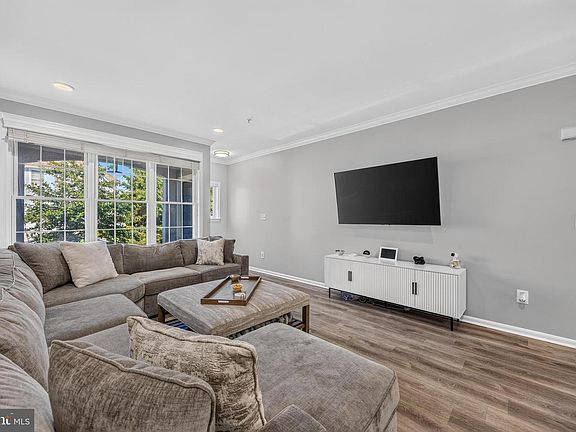 4th image of 117 Old Plantation Way #117