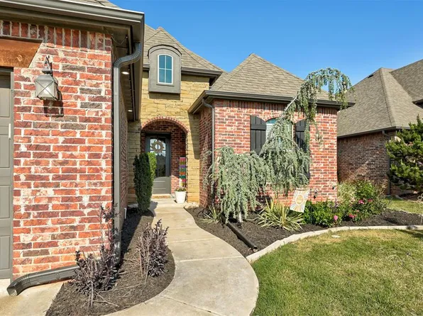 2209 Bretton Ln, Edmond, OK 73012