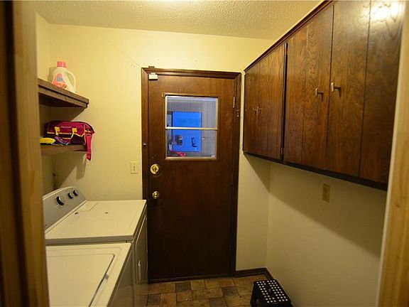 3rd image of 3705 Veterans Ln