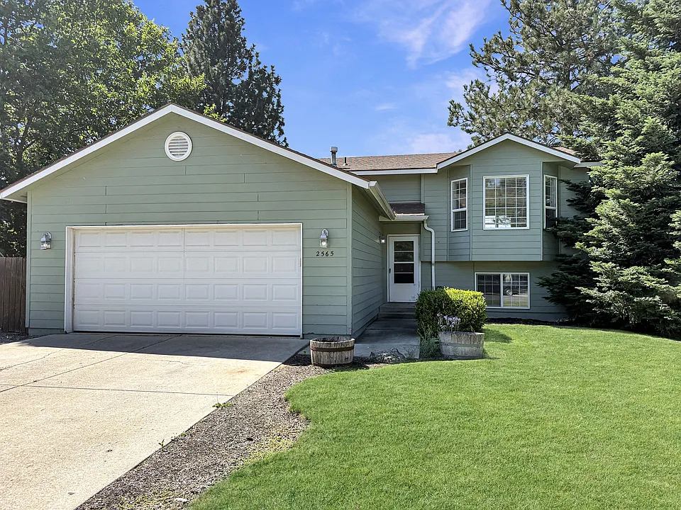 2565 N Stagecoach Dr