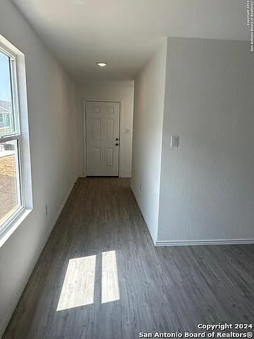 3 bed, 1440 sqft, $1,550 — Photo 3