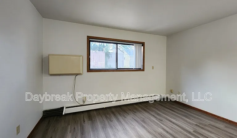 915 7th Ave N #3 — Photo 3