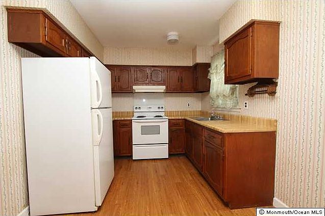 2nd image of 19 Greenleaf Street #A