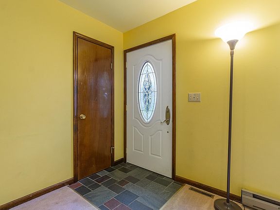 5th image of 35 Velina Dr