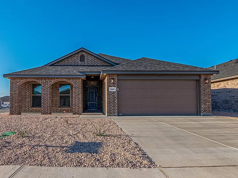 2060 Acacia Ln — Photo 1