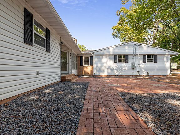 3rd image of 850 N May St #1