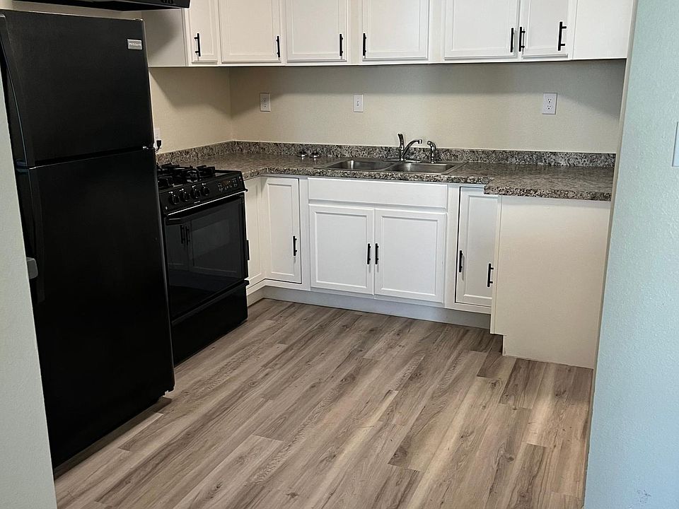 1st image of 417 Elmwood Dr #415A