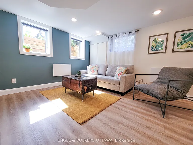 2075 Balharrie Ave #B — Photo 3