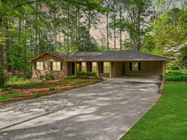 1061 Pathfinder Rd, Marietta, GA 30066