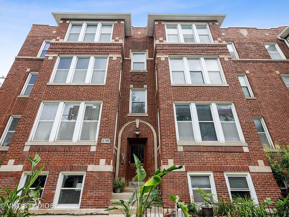 1st image of 2942 W Belle Plaine Ave APT 1W