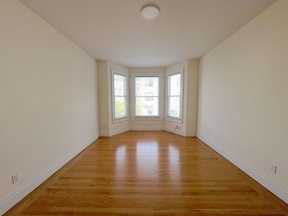 5th image of 1641 Washington St