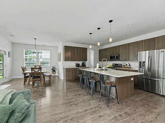 2nd image of 140A Knight Ave