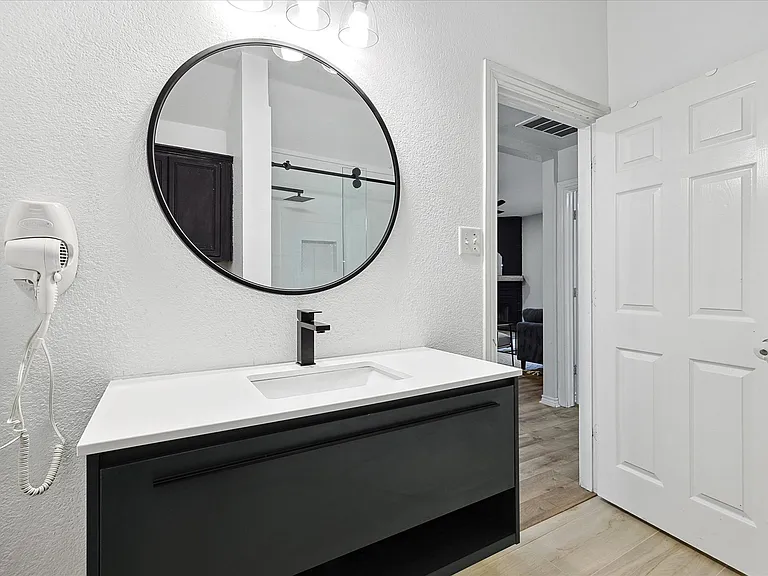 111 Creekview Dr W — Photo 14