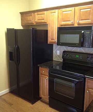 5th image of 100 Sterling Oaks Dr