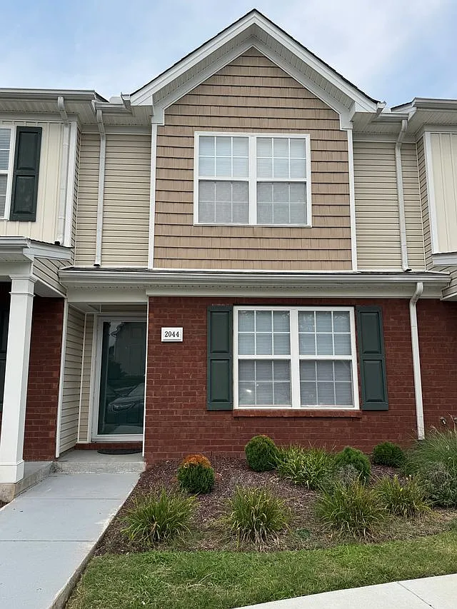 2 bed, 2.5 bath, 1348 sqft, $1,950 — Photo 1