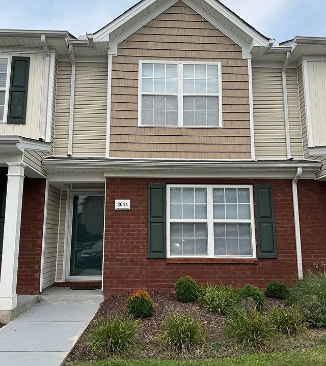 2044 Shaylin Loop