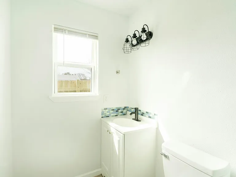 1006 Harbour Ave #1 — Photo 8