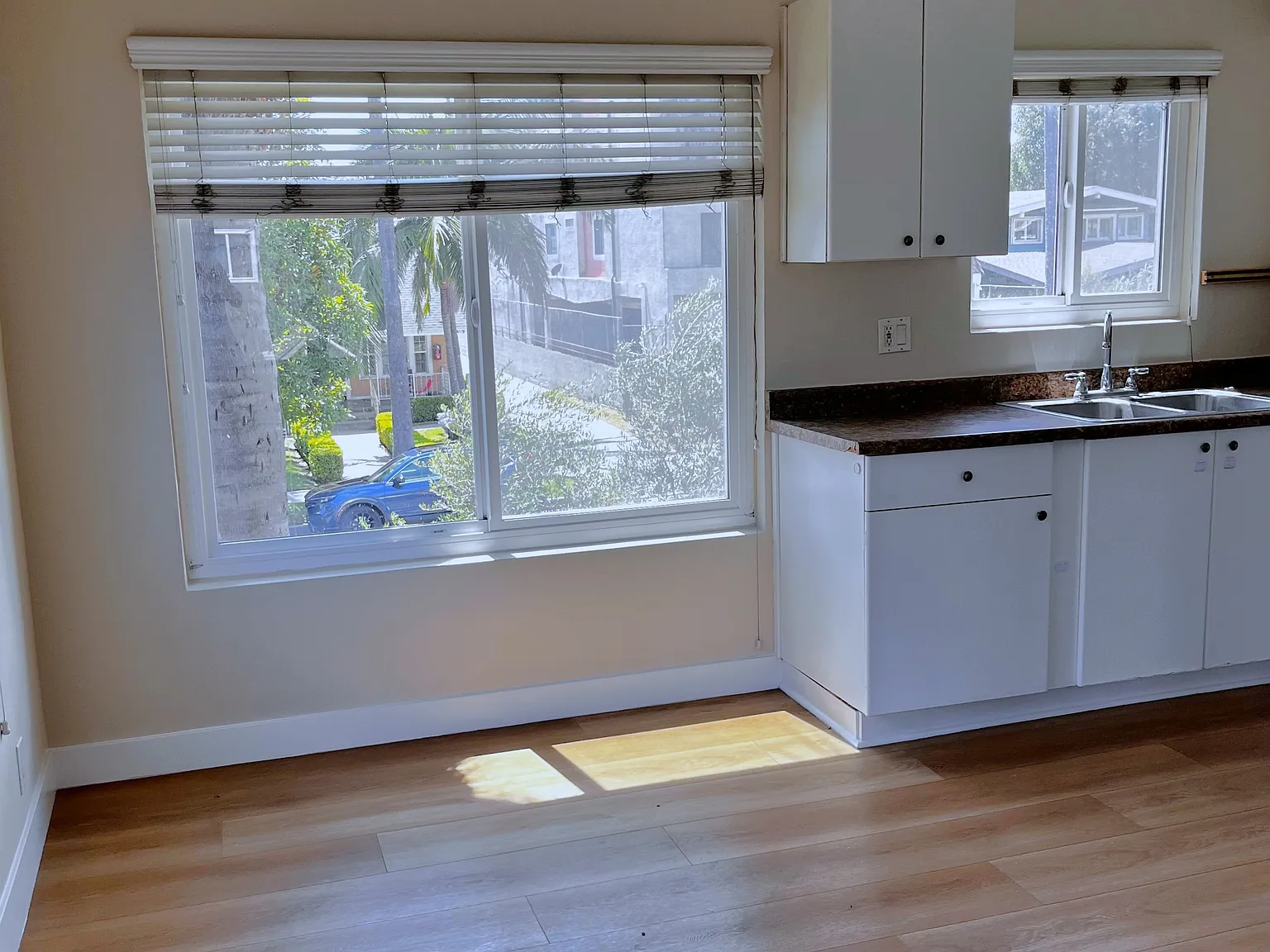 2 bed, 900 sqft, $2,375 — Photo 2