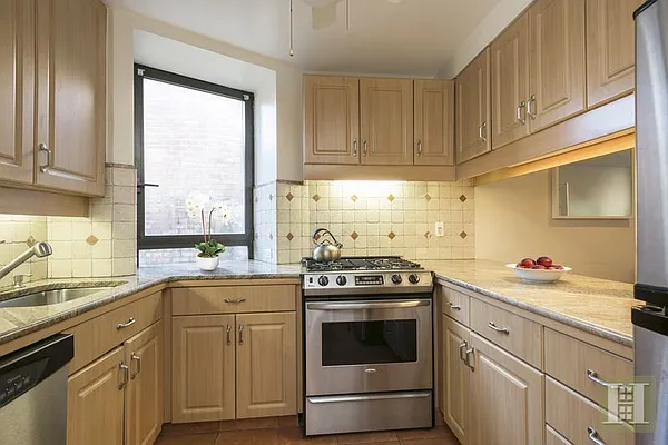 Rented by Halstead Real Estate | media 9