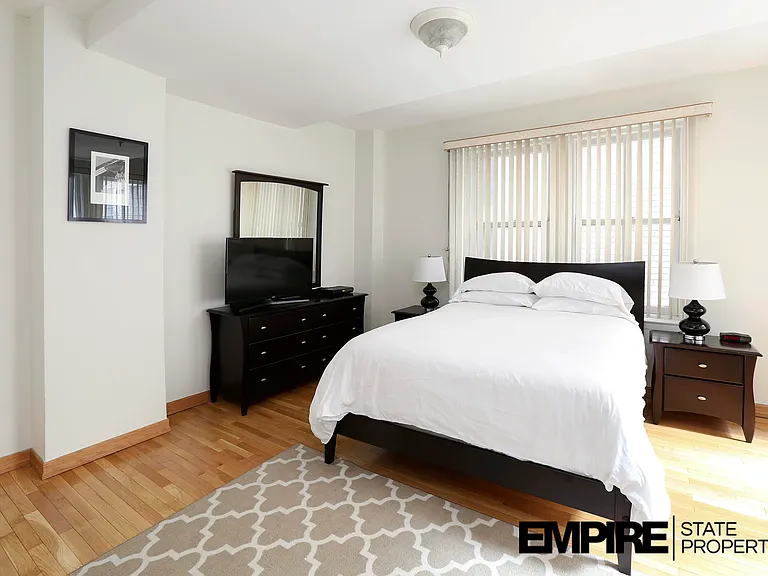 150 W 51st St #1530 — Photo 7