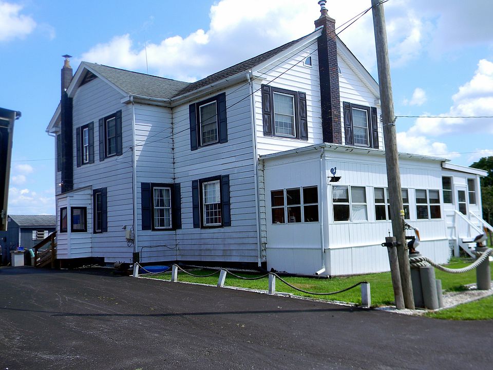 2nd image of 4 N Congress St