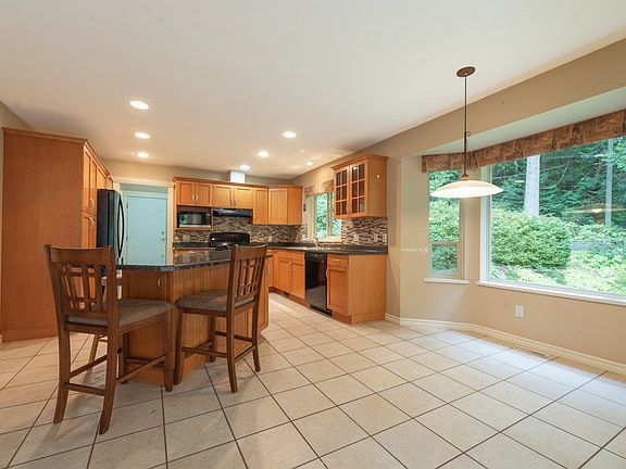 5th image of 1305 Gower Point Rd