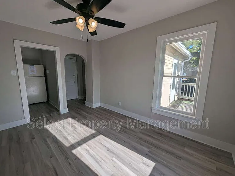 1235 Huestis Ave #B — Photo 8