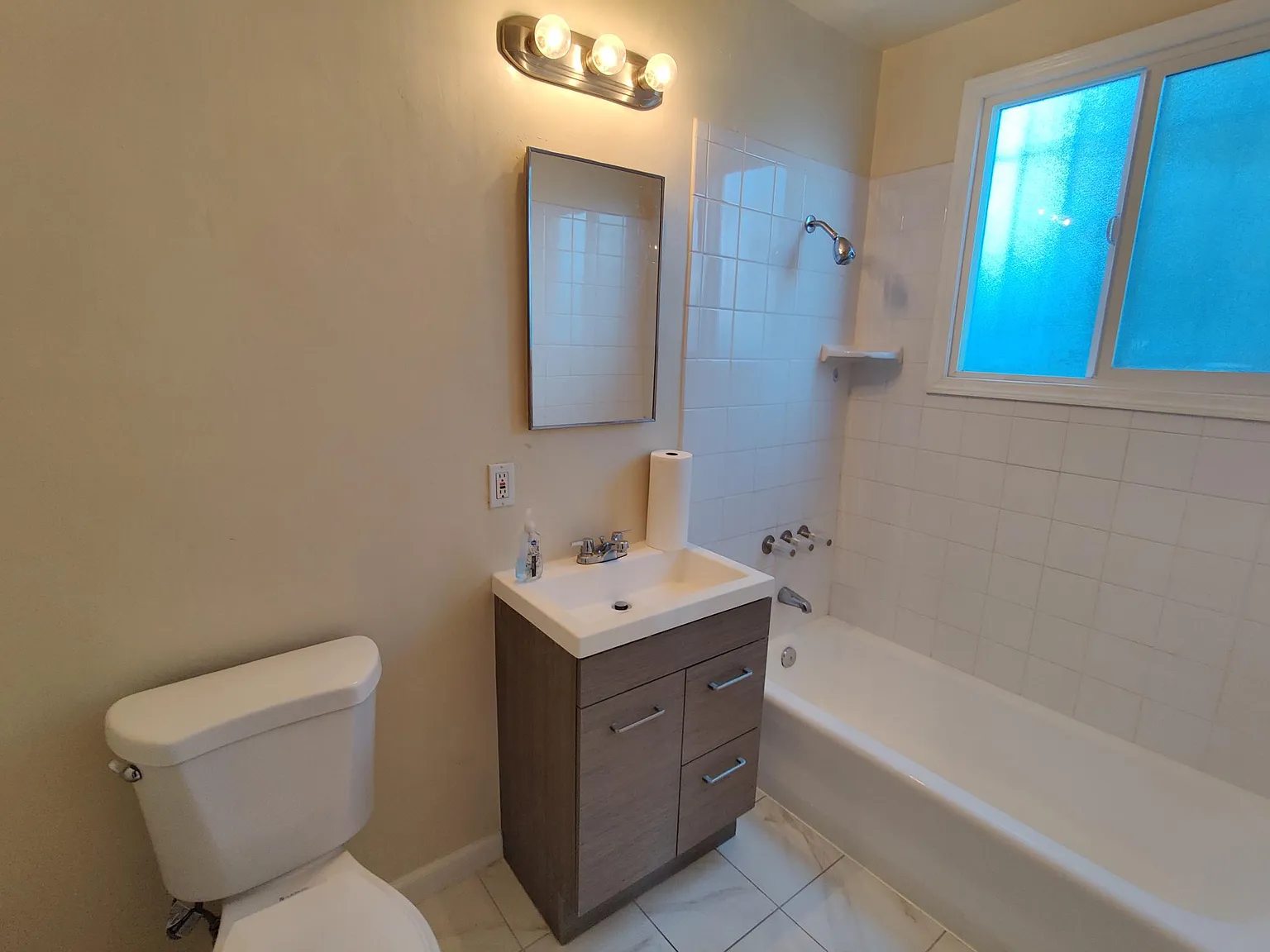 9310 Holmes Ave — Photo 3