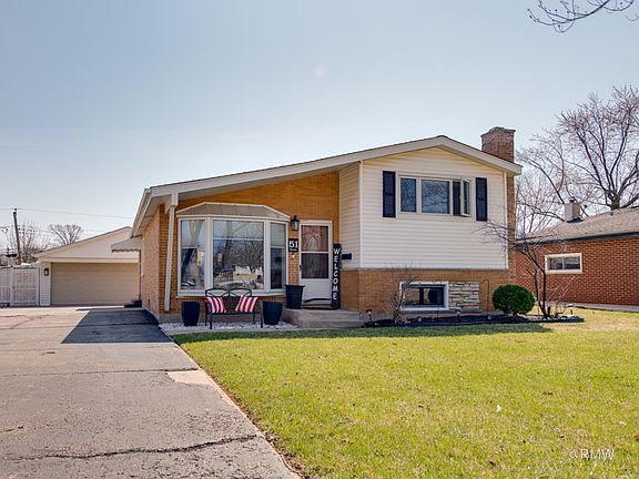 2nd image of 51 W Rozanne Dr