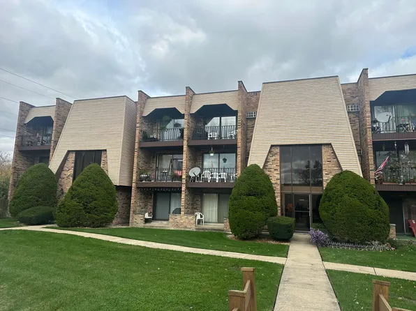 7304 Blackstone Ave APT 16, Justice, IL 60458