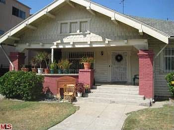 4th image of 207 S Serrano Ave