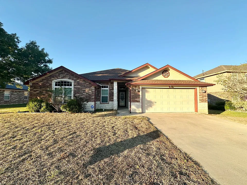 1606 Walker Place Blvd