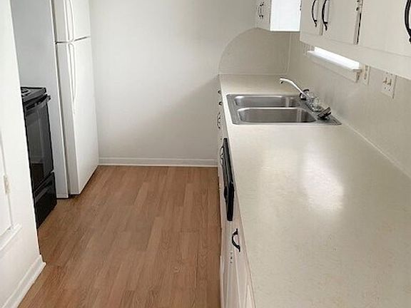 4th image of 102 E Avenue A APT 12