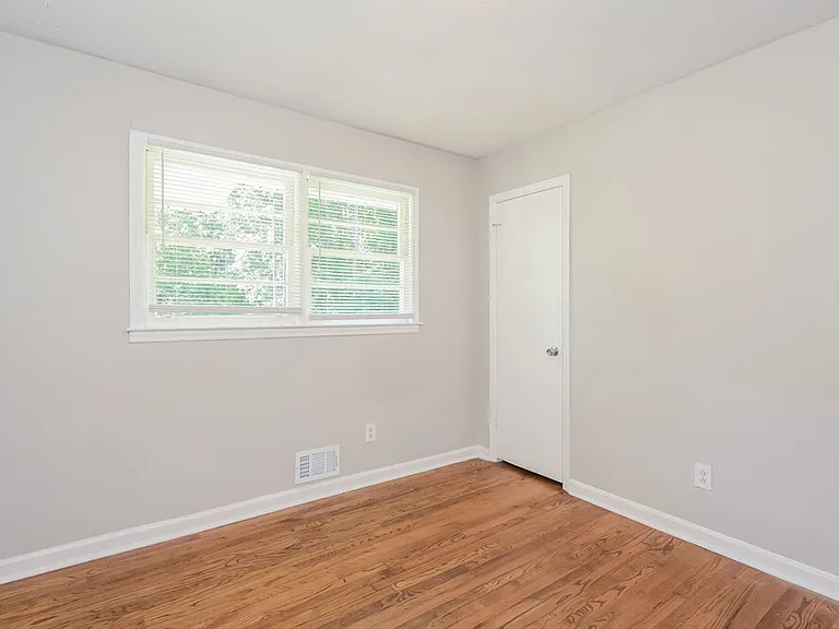43 Pool Cir — Photo 13