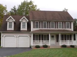 39 Mills Ln, Bloomfield, CT 06002