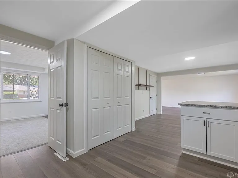 6221 Longford Rd — Photo 10