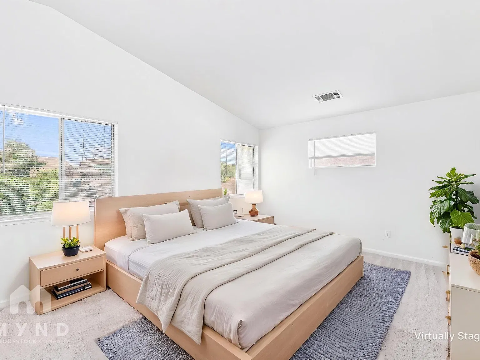 4 bed, 3.0 bath, 1797 sqft, $3,350 — Photo 4