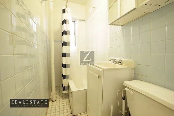 Rented by ZealEstate Group Inc | media 8