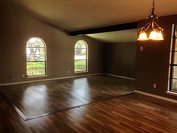 4th image of 5004 Pemberton Ln