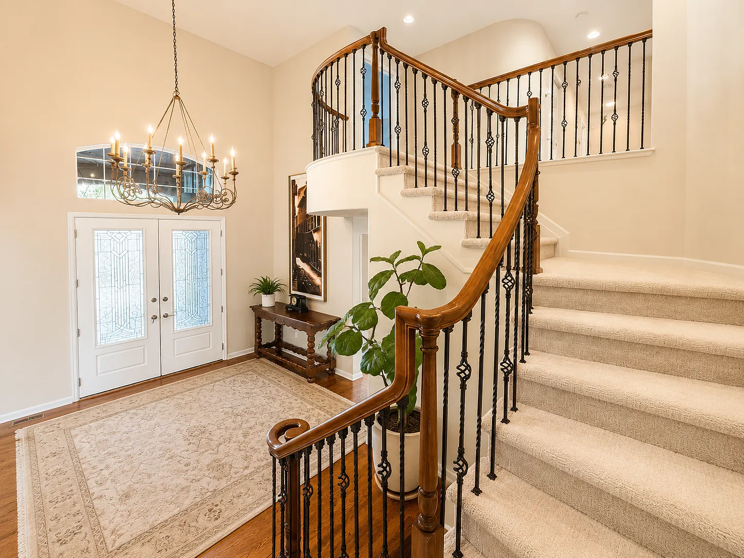 5 bed, 5990 sqft, $6,400 — Photo 4
