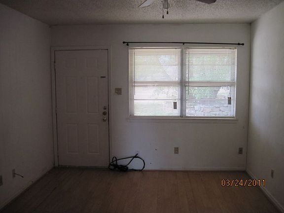 3rd image of 308 Bonnie Ln #B