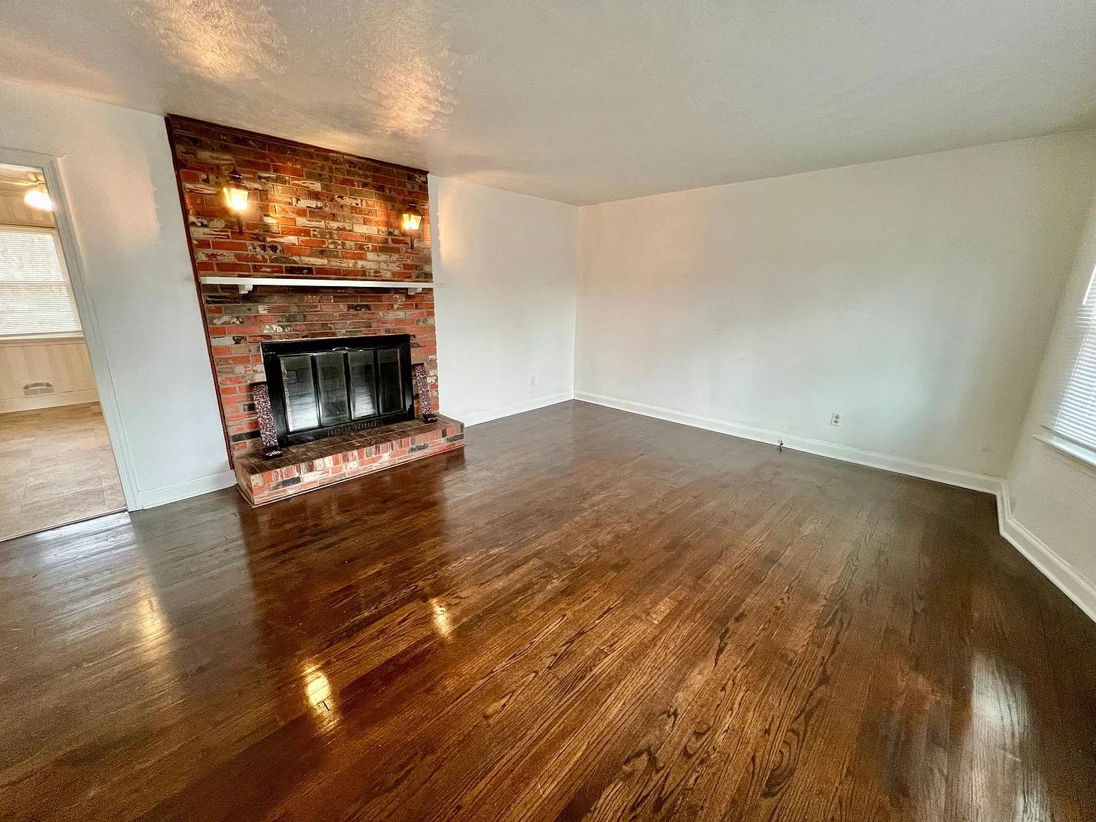 3 bed, 1413 sqft, $2,295 — Photo 3