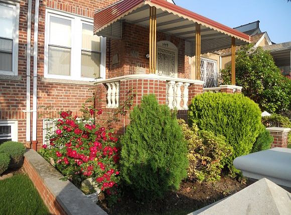 2nd image of 1449 E 51st St