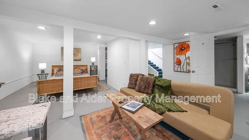 Studio, 1.0 bath, 800 sqft, $1,300 — Photo 4