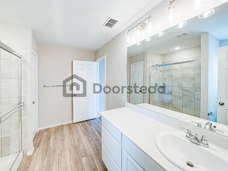 3008 Lakewood Ln — Photo 21