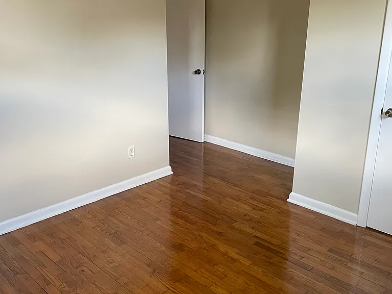 201 Markham Dr — Photo 9